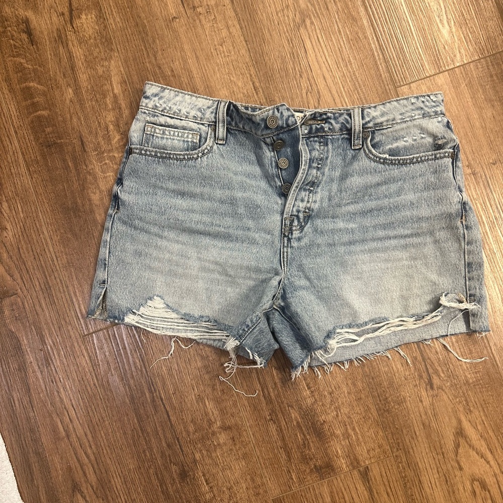 Hidden large Jean shorts